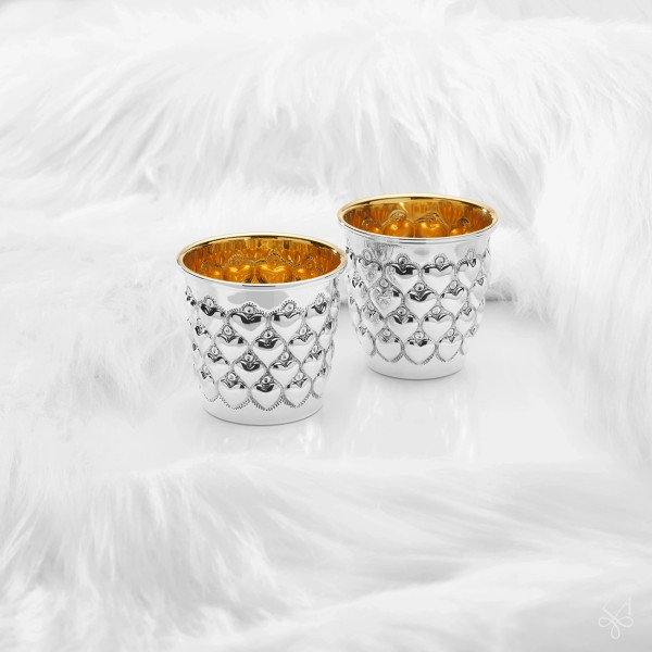 Herzbecher konisch, Innenseite 24 kt vergoldet, Höhe 7 cm, in Sterling-Silber