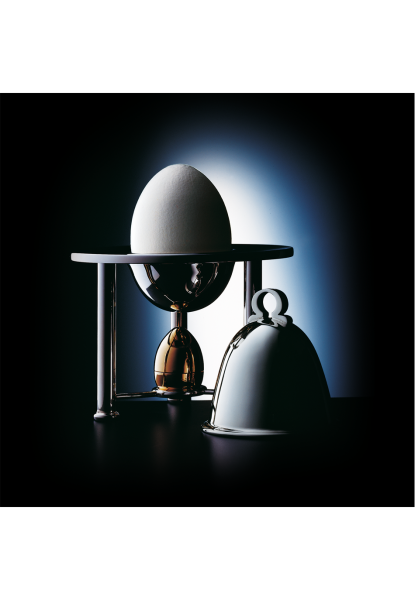Eierbecher mit Salzstreuer und Cloche in Sterling Silber